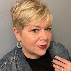 Meet your Posher, Julie